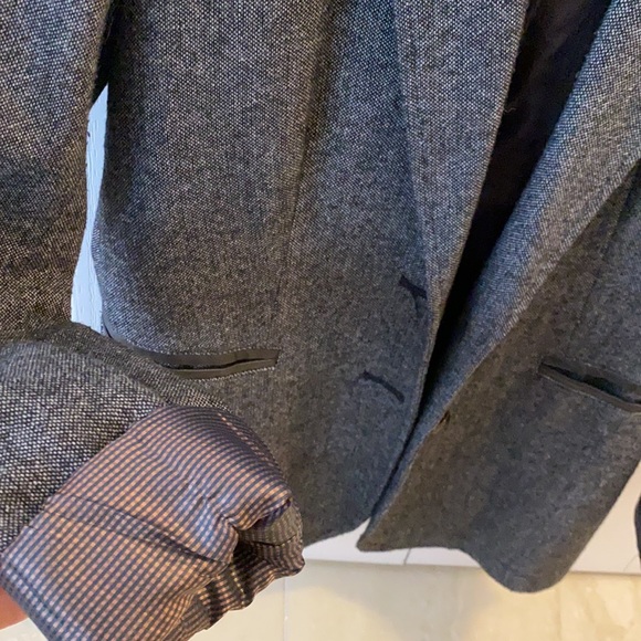 Blazer - Picture 3 of 4